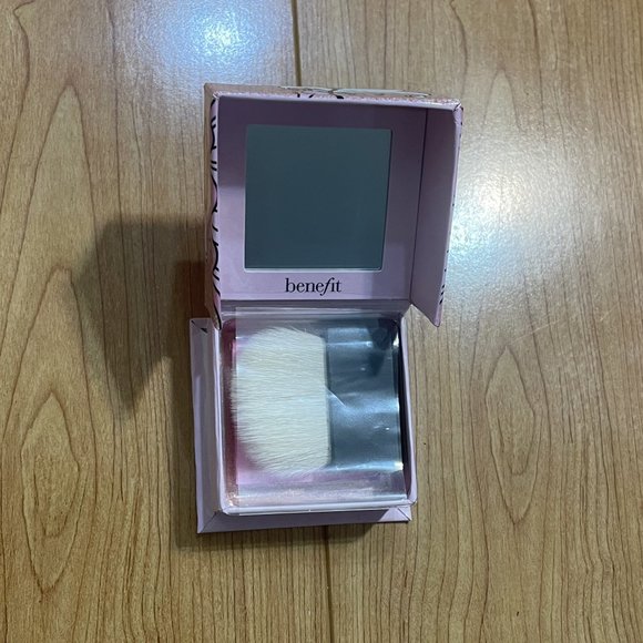 Benefit 'Tickle' Powder Highlighter - Picture 2 of 2